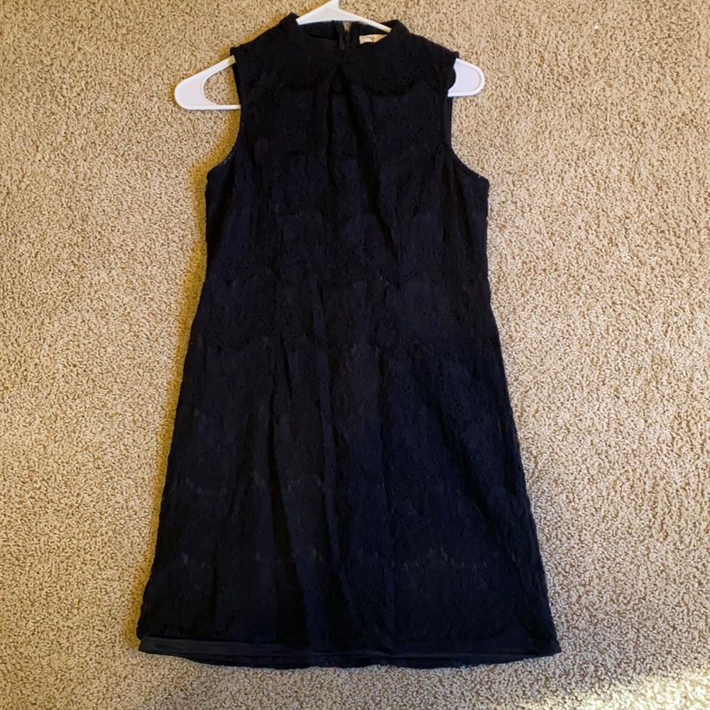 ✅Women’s lace dress. Black. Size LARGE. LINED. Zip up back.
